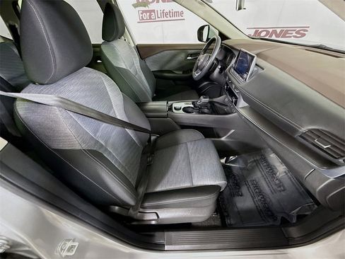 Certified 2023 Nissan Rogue SV image 30