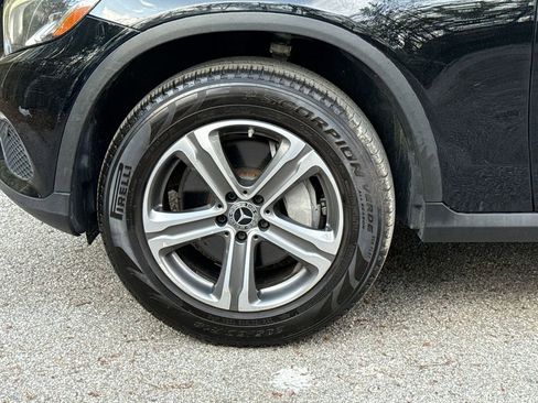 Used 2019 Mercedes-Benz GLC 300 4MATIC image 19