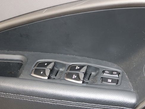 Used 2017 Hyundai Santa Fe Limited image 21