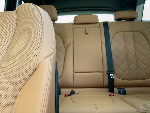 Used 2026 BMW X5 sDrive40i w/ M Sport Package RWD image 12