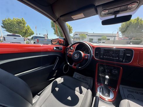 Used 2018 Volkswagen Beetle 2.0T S FWD image 28
