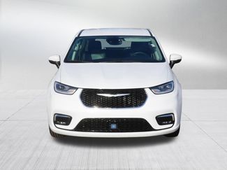 Used 2023 Chrysler Pacifica Touring-L video 2