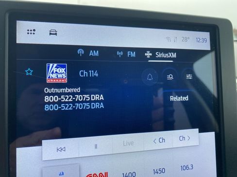 Used 2024 Ford Edge SEL image 35