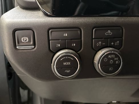 Certified 2025 Chevrolet Silverado 2500 LT w/ Convenience Package image 15