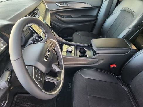 New 2025 Jeep Grand Cherokee L Altitude RWD image 9