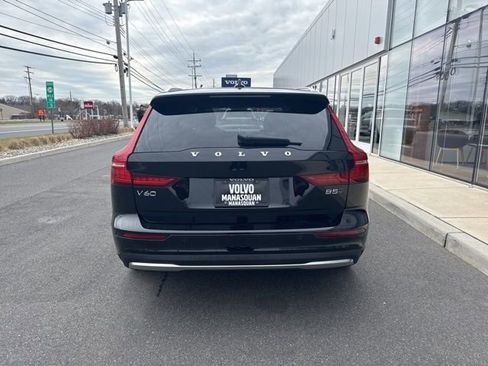 Certified 2025 Volvo V60 B5 Cross Country Plus AWD/4WD image 4