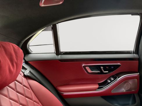 Used 2023 Mercedes-Benz S 580 4MATIC Sedan image 37