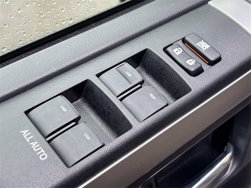 Used 2016 Toyota 4Runner SR5 Premium image 25