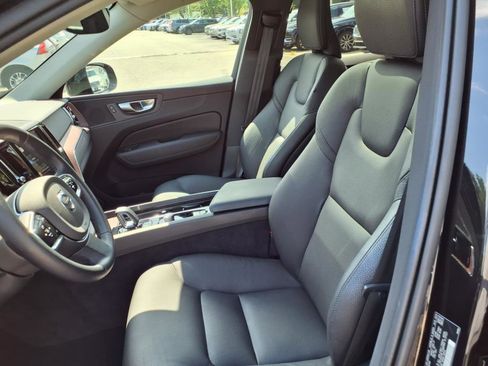 Used 2024 Volvo XC60 B5 Plus image 18