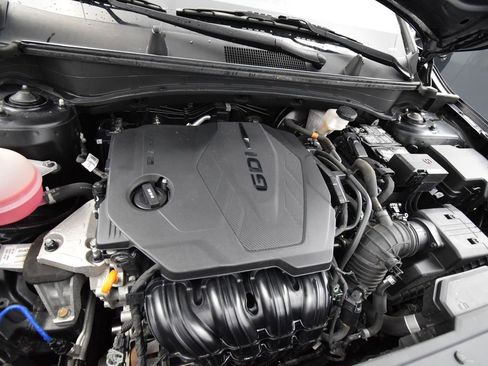 Used 2023 Kia Sportage EX image 16