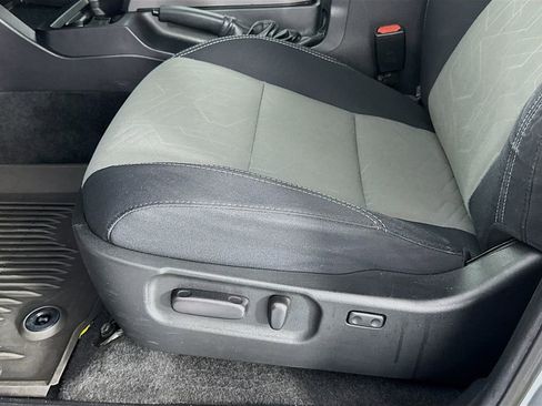 Used 2022 Toyota Tacoma TRD Off-Road w/ Technology Package image 20