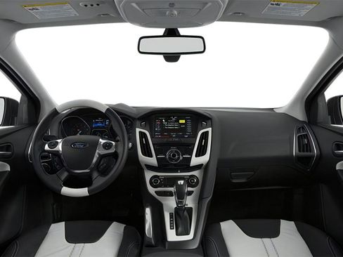 Used 2014 Ford Focus SE FWD image 5