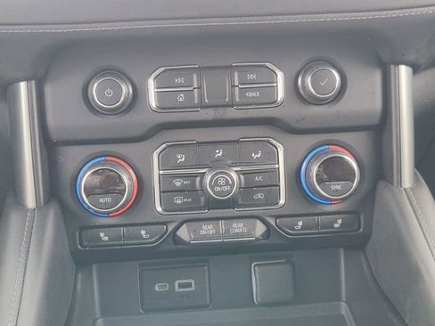 Used 2021 Chevrolet Tahoe Z71 image 17