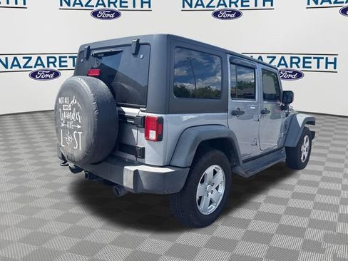 Used 2015 Jeep Wrangler Unlimited Rubicon w/ Connectivity Group AWD/4WD image 7