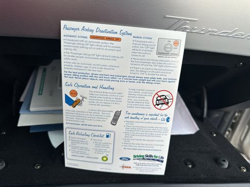 Used 2005 Ford Thunderbird image 52