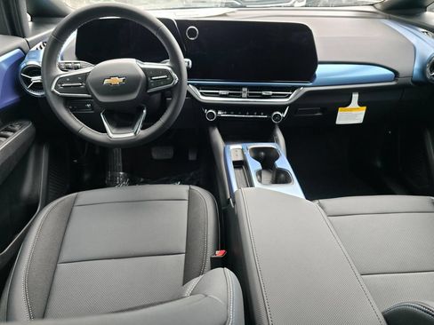 New 2026 Chevrolet Equinox EV LT AWD/4WD image 18