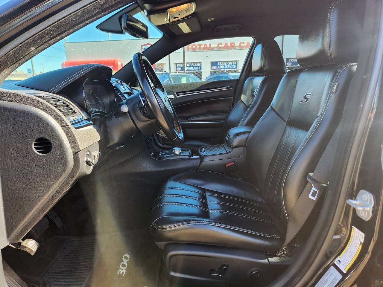 Used 2017 Chrysler 300 S AWD/4WD image 12