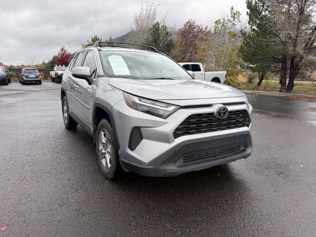 Used 2025 Toyota RAV4 XLE AWD/4WD image 1