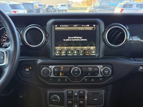 Used 2023 Jeep Wrangler Altitude image 21