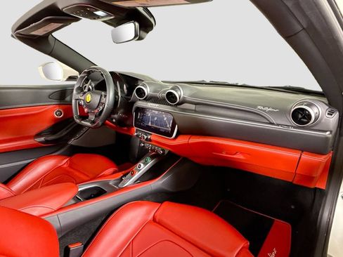 Certified 2020 Ferrari Portofino RWD image 23