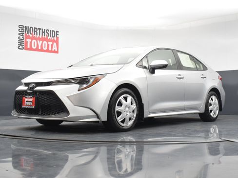 Used 2021 Toyota Corolla LE FWD image 30
