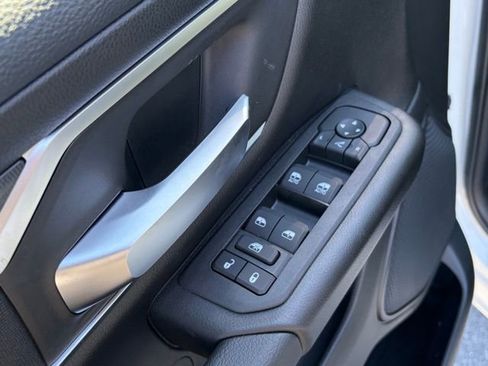 New 2026 RAM 1500 4x4 Crew Cab image 13