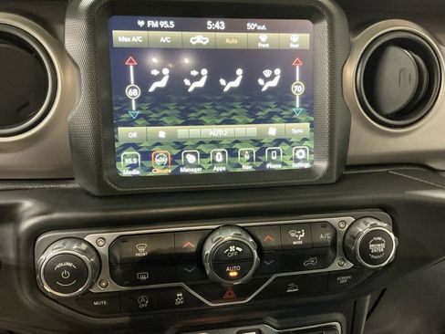 Used 2020 Jeep Gladiator Sport w/ Quick Order Package 24S image 11