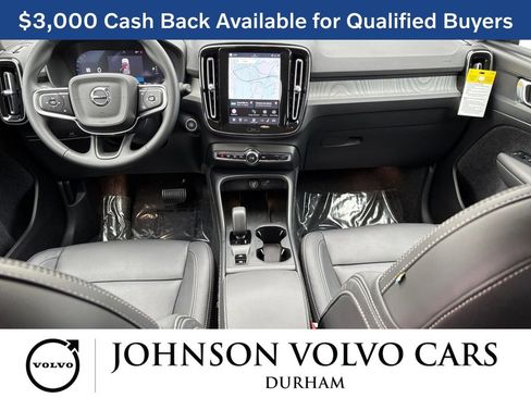 New 2026 Volvo XC40 B5 Core w/ Climate Package image 7