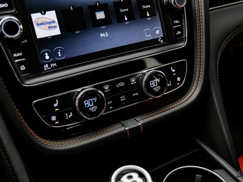 Used 2019 Bentley Bentayga image 63