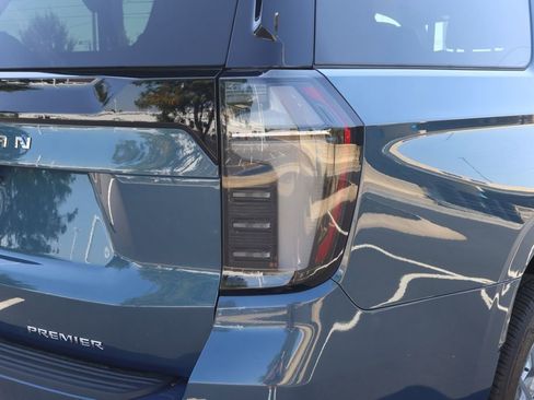 New 2025 Chevrolet Suburban Premier image 7