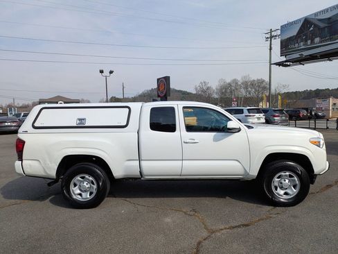 Used 2021 Toyota Tacoma SR w/ SR Convenience Package image 3