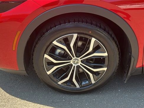 Used 2023 Toyota Crown XLE image 8