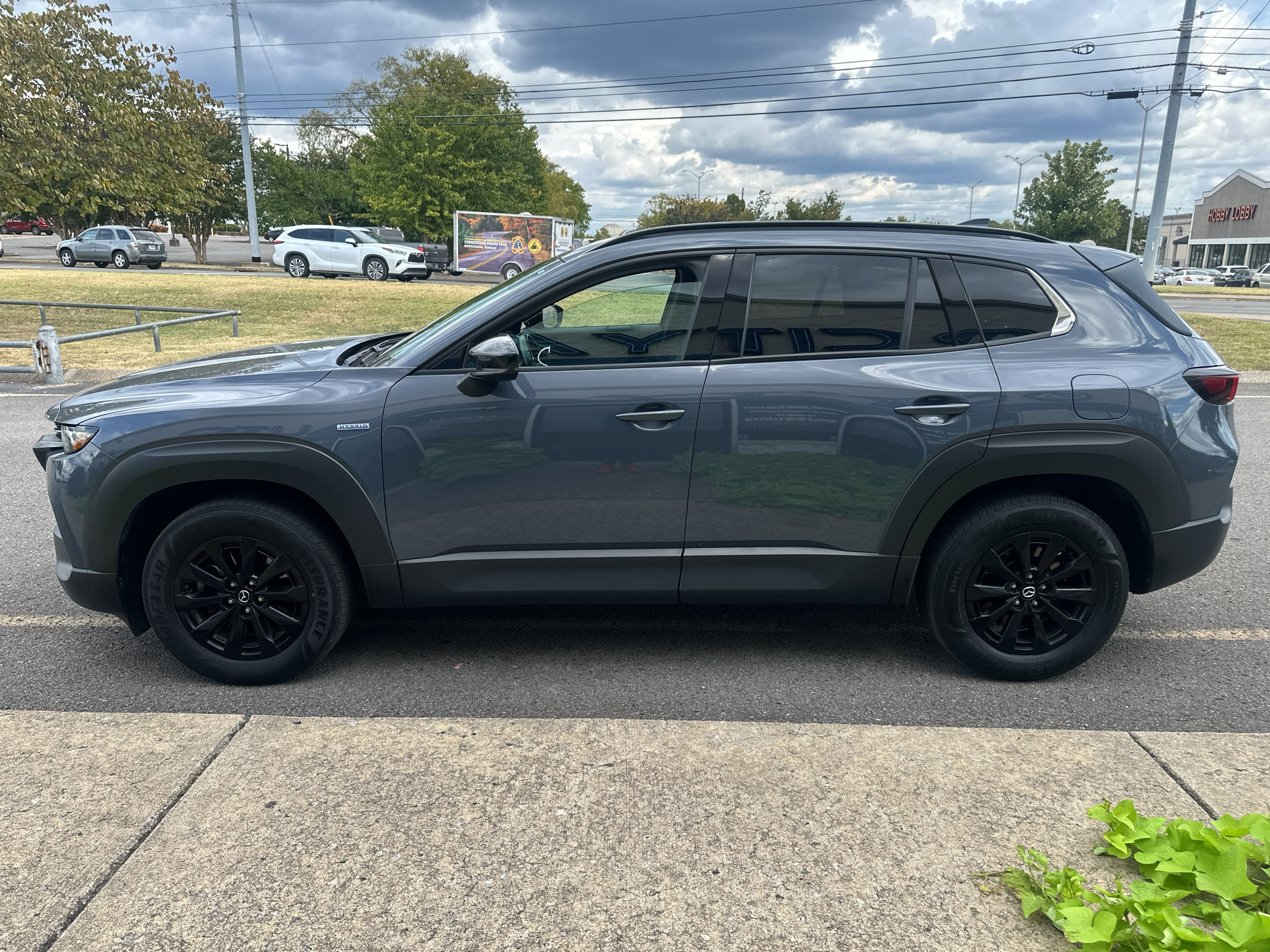 Used 2025 MAZDA CX-50 AWD 2.5 Hybrid w/ Premium Pkg image 7