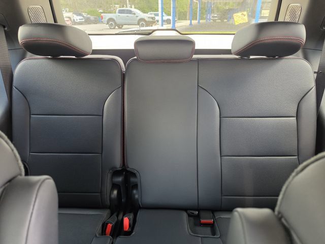 New 2026 Chevrolet Traverse RS w/ LPO, Floor Liner Package FWD image 20