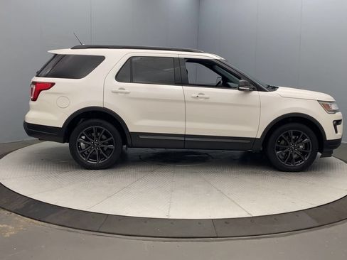 Used 2019 Ford Explorer XLT w/ Equipment Group 202A AWD/4WD image 6