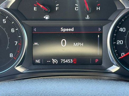 Used 2022 Chevrolet Traverse LT FWD image 24