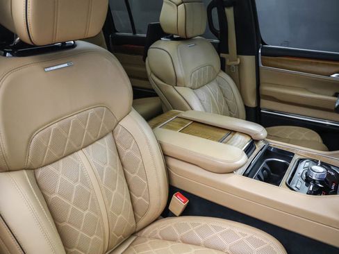 Used 2024 Jeep Grand Wagoneer Series III w/ Rear Seat Video Group 1 AWD/4WD image 37