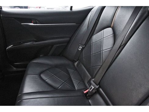 Used 2018 Toyota Camry L image 13