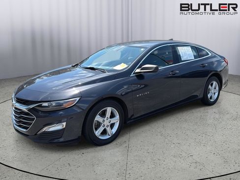 Used 2022 Chevrolet Malibu LS FWD image 2