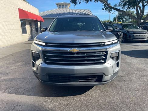 Used 2026 Chevrolet Traverse LT FWD image 8