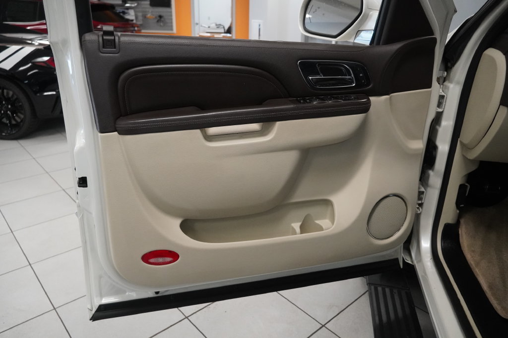 Certified 2014 Cadillac Escalade Platinum AWD/4WD image 6