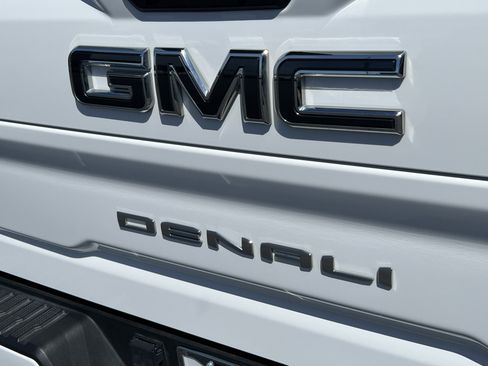 Used 2024 GMC Sierra 3500 Denali Ultimate AWD/4WD image 8