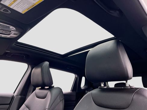 Certified 2025 Jeep Compass Limited w/ High Altitude Package image 23