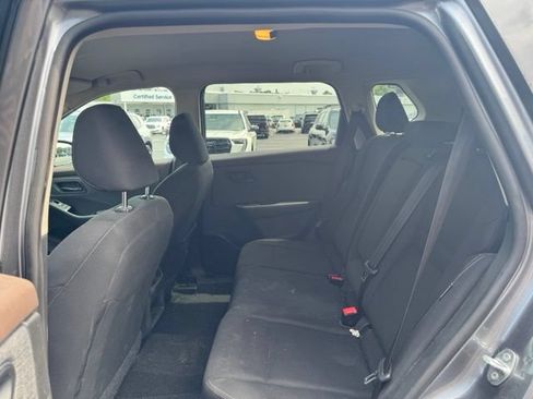 Used 2023 Nissan Rogue S FWD image 9