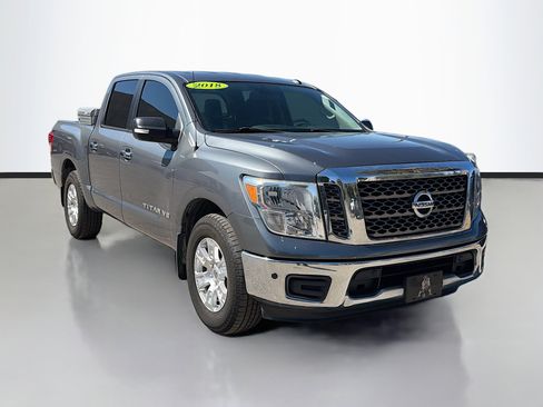 Used 2018 Nissan Titan SV w/ SV Convenience Package image 1