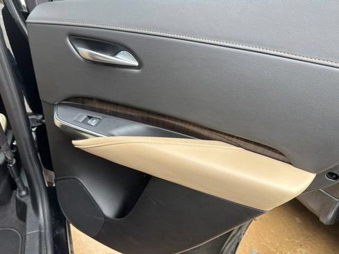 Used 2025 Cadillac XT4 Premium Luxury FWD image 46