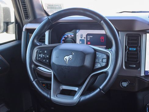 Used 2022 Ford Bronco Outer Banks w/ Sasquatch Package AWD/4WD image 16