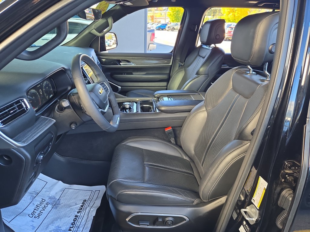 Used 2022 Jeep Wagoneer Series II AWD/4WD image 14