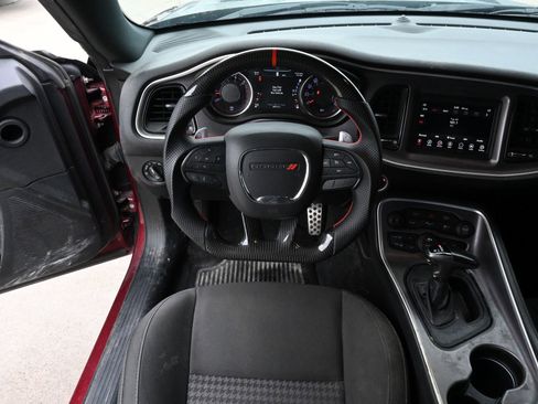 Used 2019 Dodge Challenger R/T RWD image 9