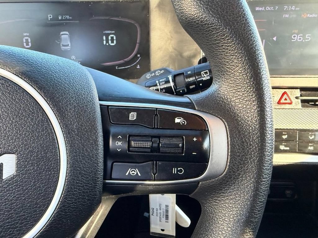 Used 2023 Kia Sportage LX AWD/4WD image 12